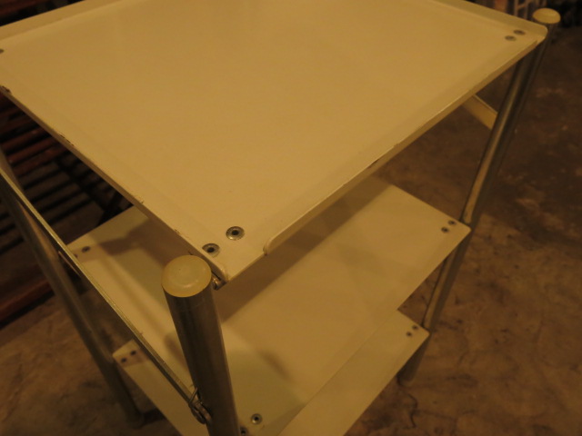 \"SWISS ARMY SMALL TABLE WHITE/SILVER\"ってこんなこと。_c0140560_1625432.jpg