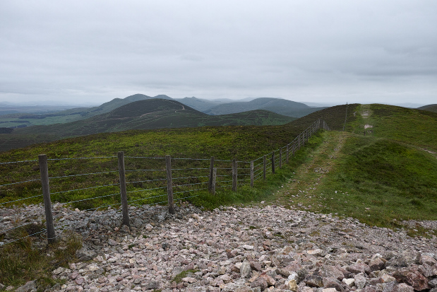  Pentland Hills（Allermuir Hill and Swanson）_e0205680_23581648.jpg