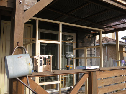 小屋の作り方〜女性ひとりで５分で組み立てOKな小屋DIY〜_c0224982_1184924.jpg