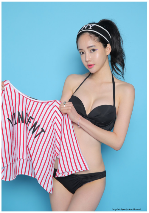 韓国版アンジェラベイビー?モデルのバン・ソジン、全身整形?口角挙上 目尻切開 中国人から暴行?_f0158064_17442324.png