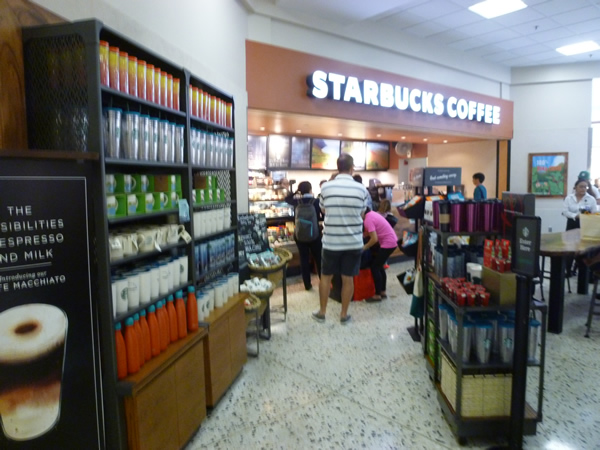 ホノルル空港のSTARBUCKS COFFEE_c0152767_22203392.jpg