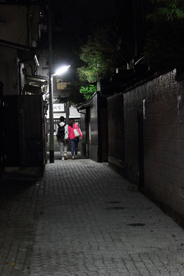 路地の奥 _b0190710_23302614.jpg