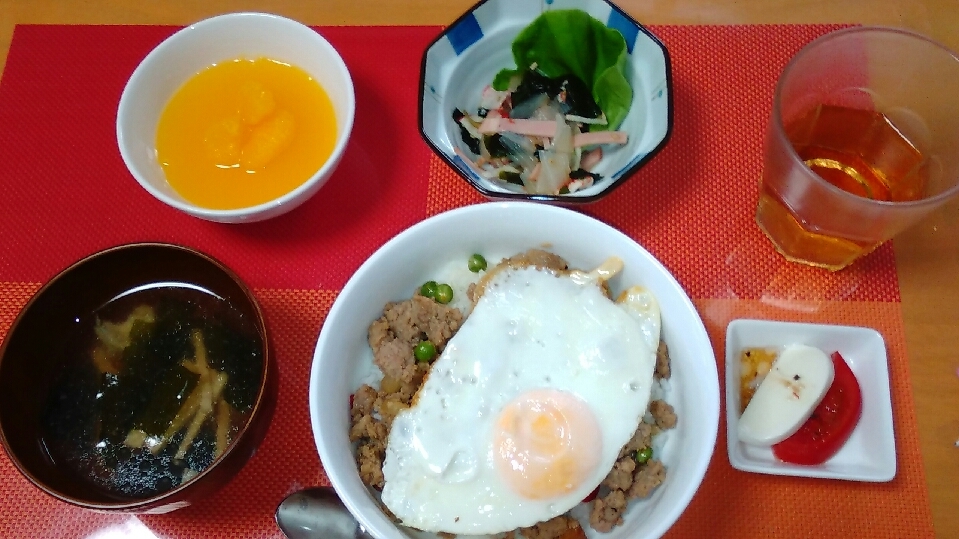 あじさい荘夕食　マカオのミンチ～改装サラダスープゼリー_c0357519_07054740.jpg