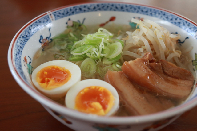 釜飯。サンドイッチ。伊勢えび塩ラーメン。_f0348831_21453125.jpg