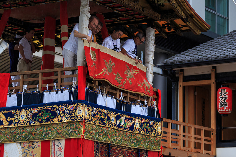 祇園祭2016　長刀鉾懸装品装着_f0155048_2351910.jpg