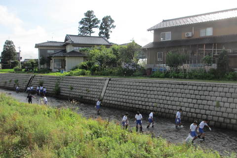 池川をきれいに！　清掃活動を実施_b0159251_17345640.jpg