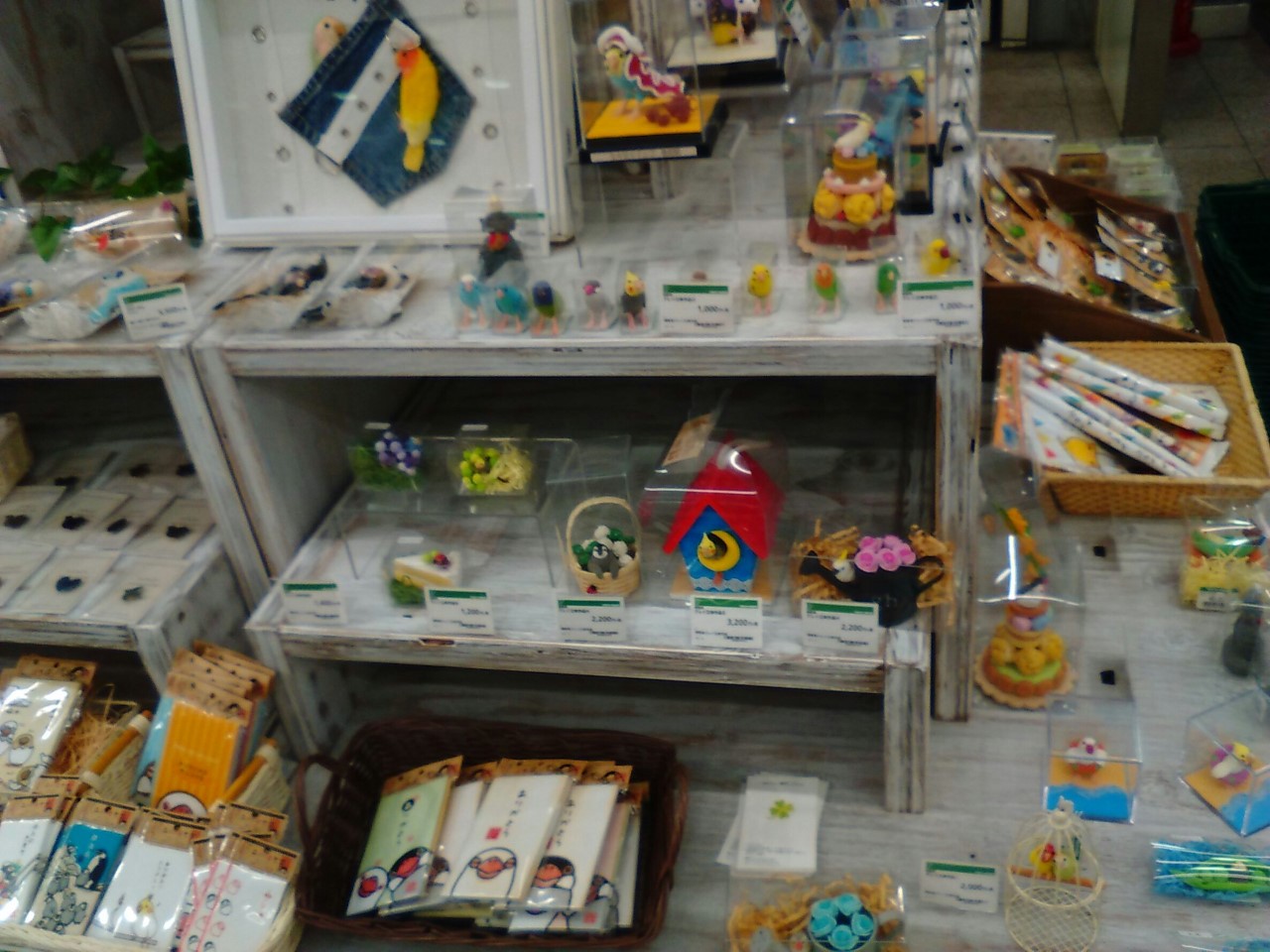 東急ハンズ三宮店インコと鳥の雑貨展展示の様子。７月１７日（日）迄_d0322493_262725.jpg