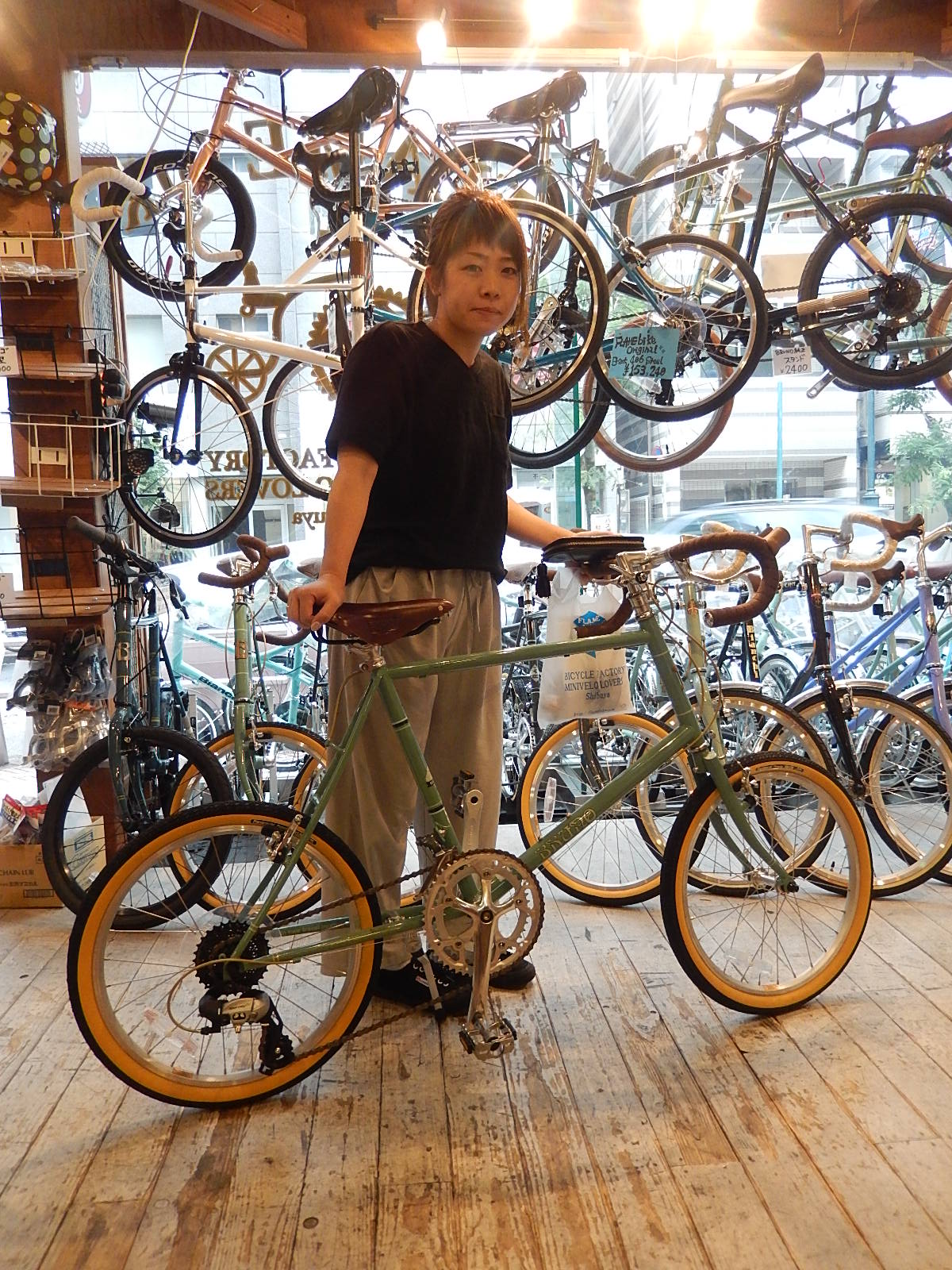 7月14日 渋谷 原宿 の自転車屋 FLAME bike前です_e0188759_12563942.jpg