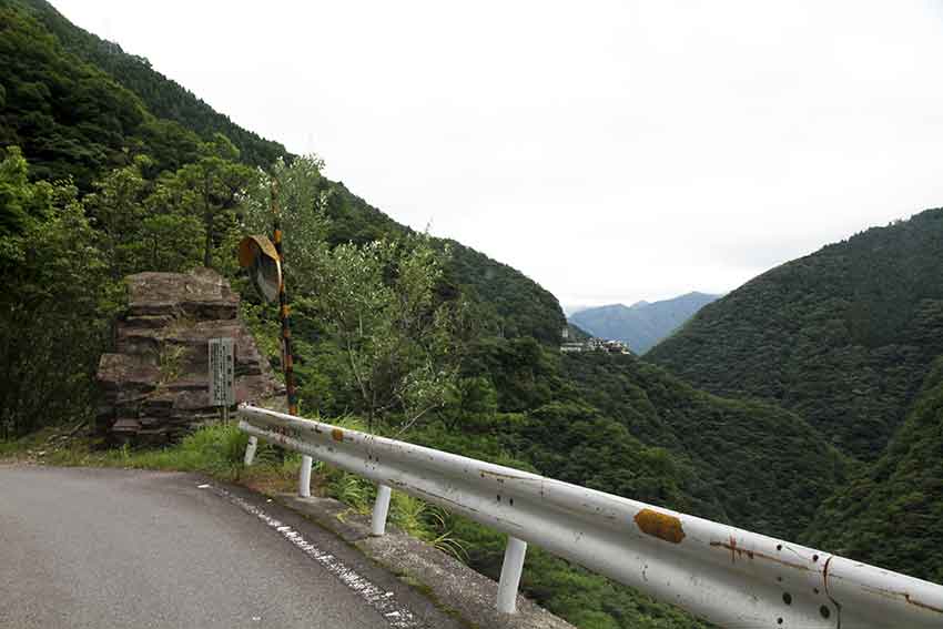 祖谷街道・祖谷渓・小便小僧・祖谷温泉♪_d0058941_20593935.jpg