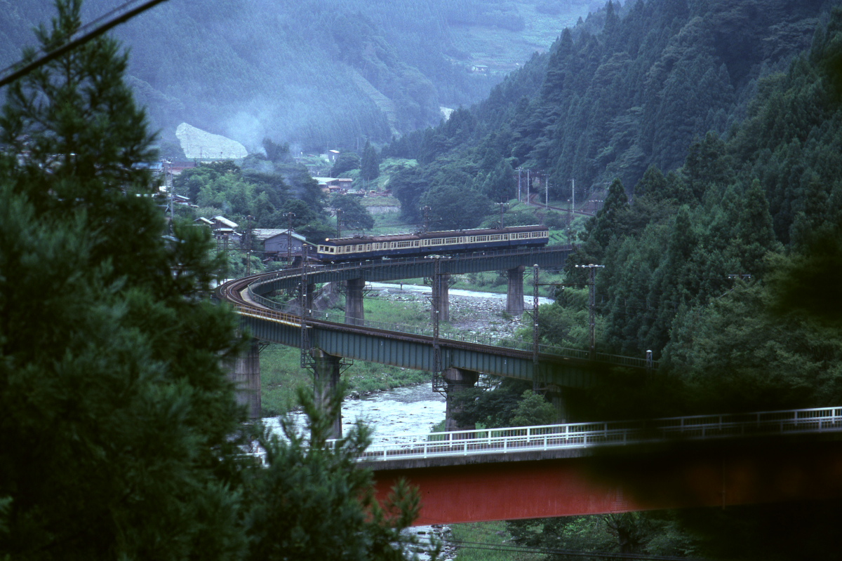 雨の奥天竜 - 飯田線・1982年 - _b0190710_19221484.jpg