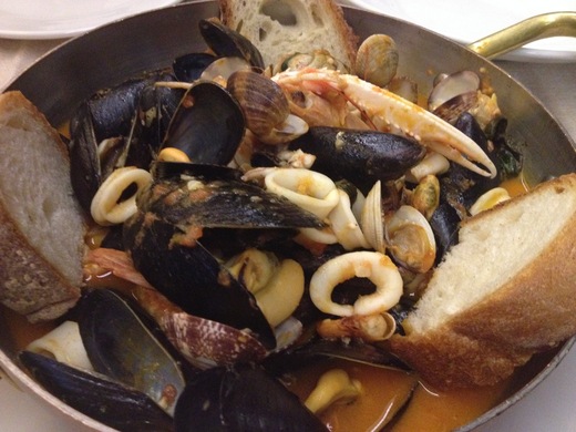 金曜日は美味しい魚介をレストランで_a0136671_6365723.jpg