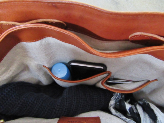 連休前に人気のBAG が再入荷!? SLOW ・・・ FUNNY BAG・CAMEL色!★? (再・・)_d0152280_1425529.jpg