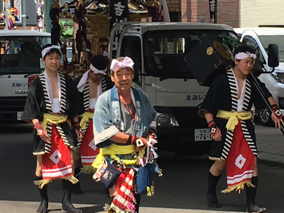 小樽 住吉神社  神輿渡御（車両にて市内巡行）に遭遇！！_b0271789_22445999.jpg