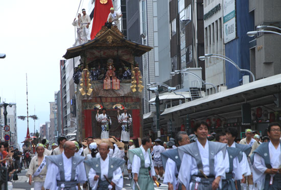 祇園祭　山鉾巡行_e0048413_1722636.jpg