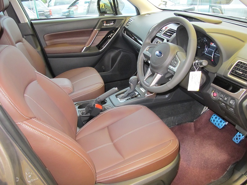 スバルマガジンとフォレスターBrown Leather Selection_f0076731_21514593.jpg