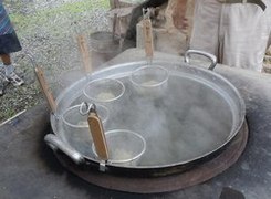 自分で打った麺で冷やしぶっかけを作り、涼を味わう_b0102572_1641129.jpg