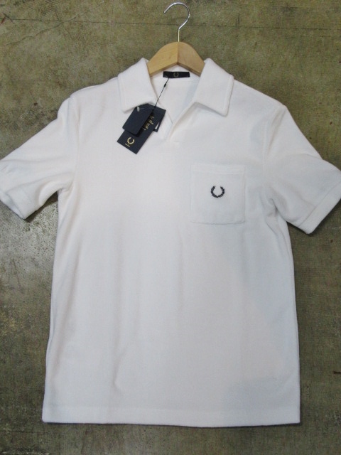 注目のPILE 素材★ FRED PERRY (LAUREL LINE) ・・・ WHITE PILE SKIPPER POLO!♪!_d0152280_8335528.jpg