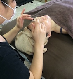 フェイシャル実技は6回目が認定試験です_a0191183_18181187.jpg