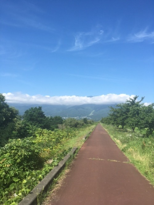 晴れ渡った「海の日」。お出かけのあとはおうちでゆっくりカフェメニューなんてどうでしょうか?_b0125570_10285896.jpg