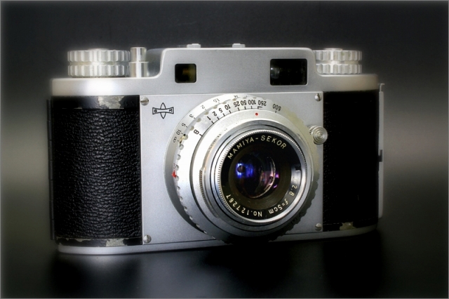 ※ 古いカメラが好きです [２３]　MAMIYA 35Ⅱ(Deluxe) 1955 _d0353401_17381031.jpg