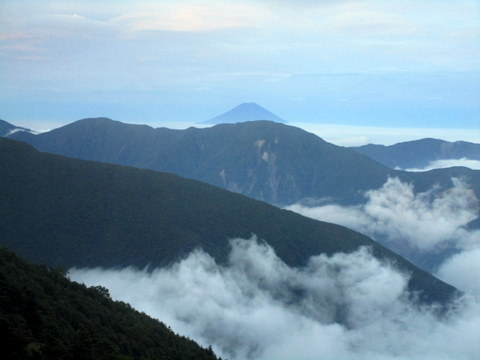 三度目の正直②　畑薙登山口から茶臼小屋まで_a0104890_22503478.jpg