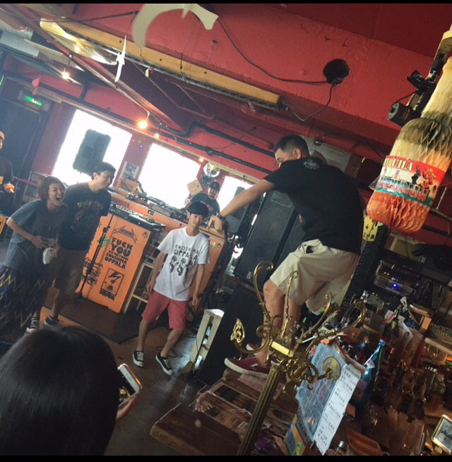 tha BOSSが江の島オッパーラのカウンターで オンTHA MIC!!!!!!!_d0106911_21434614.jpg