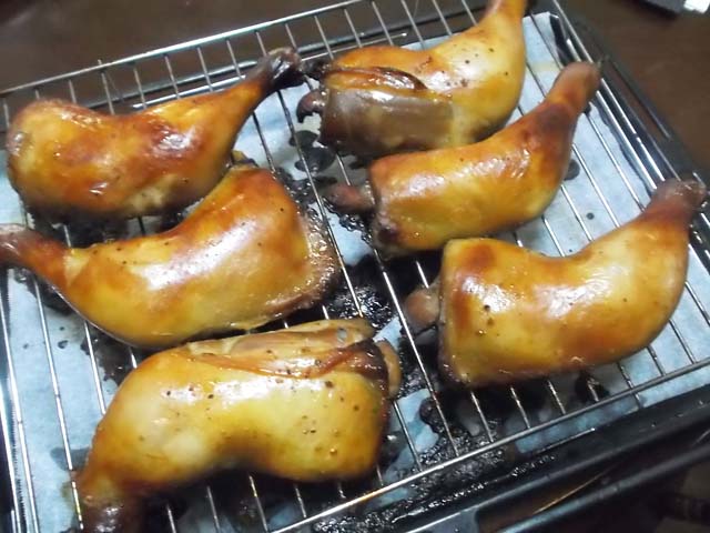 骨付き鶏もも肉のオーブン焼き_f0019498_2227911.jpg
