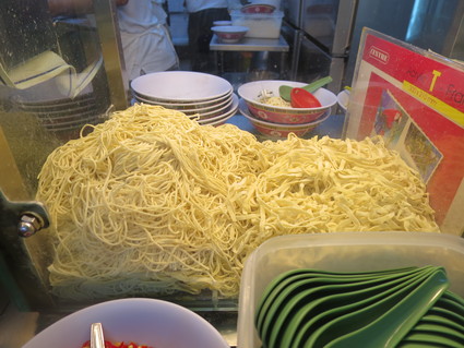 ミシュラン星ひとつ!Hill Street Tai Hwa Pork Noodle _c0212604_2303580.jpg