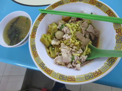 ミシュラン星ひとつ!Hill Street Tai Hwa Pork Noodle _c0212604_234544.jpg