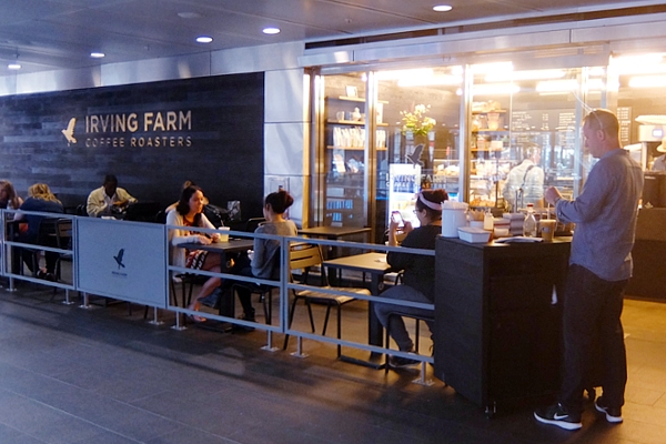 小売店舗が入居しはじめたフルトン・センター(Fulton Center)_b0007805_12541429.jpg