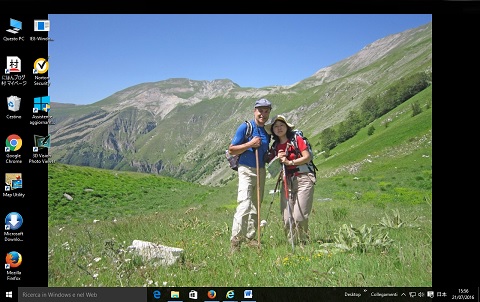格闘Windows 10への更新イタリア語版PCの場合、問題２：背景画像・最大に開いたウィンドウの周囲に黒い太枠_f0234936_117536.jpg