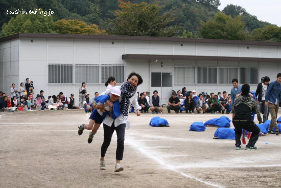 2015年10月10日(月)　幼稚園最後の運動会_d0078884_22541816.jpg