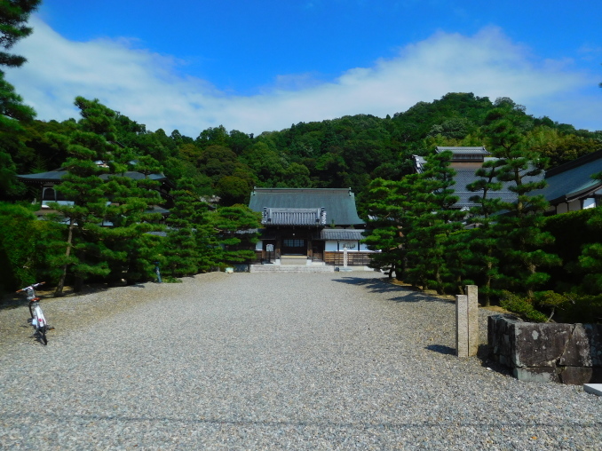 滋賀県旅行 その2 竹生島、彦根周辺 (佐和山城址、大洞弁天堂、龍潭寺、清凉寺、天寧寺、彦根城)_e0345320_00293818.jpg