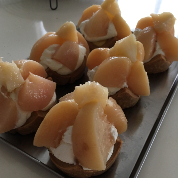 夏のフルーツスイーツはやっぱり桃!_b0065587_16455202.jpg