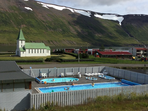 どっぷり滞在アイスランドのウエストフョルヅル地方の小さな漁村スズレイリ_c0003620_1113181.jpg