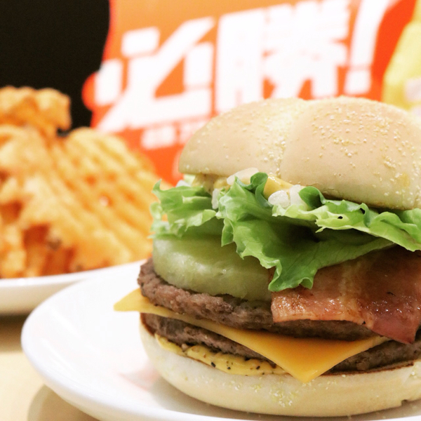 【PR】夏だ!オリンピックだ!必勝バーガーだ!!_c0060143_22232455.jpg