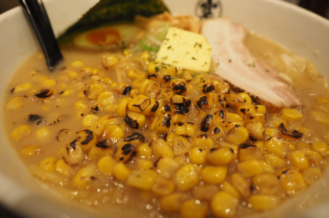 ◆焼きとうきびラーメン@そら 新千歳空港 はアリだ_b0008655_21400416.jpg