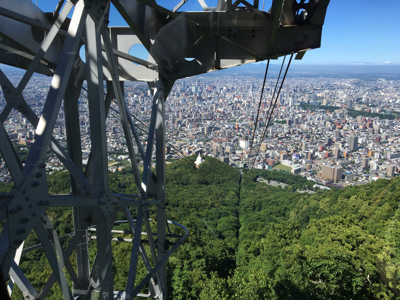 藻岩山ロープウェイに乗ってみよう！_f0042295_16011445.jpg