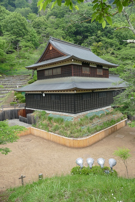 大月の岩殿山から稚児落としを目指す　その２_c0196928_20443243.jpg