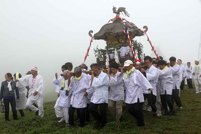 2016年霊峰剣山「山頂大祭」-09♪神輿渡御-3♪_d0058941_20502748.jpg