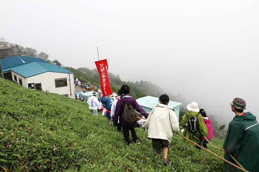 2016年霊峰剣山「山頂大祭」-09♪神輿渡御-3♪_d0058941_2054320.jpg