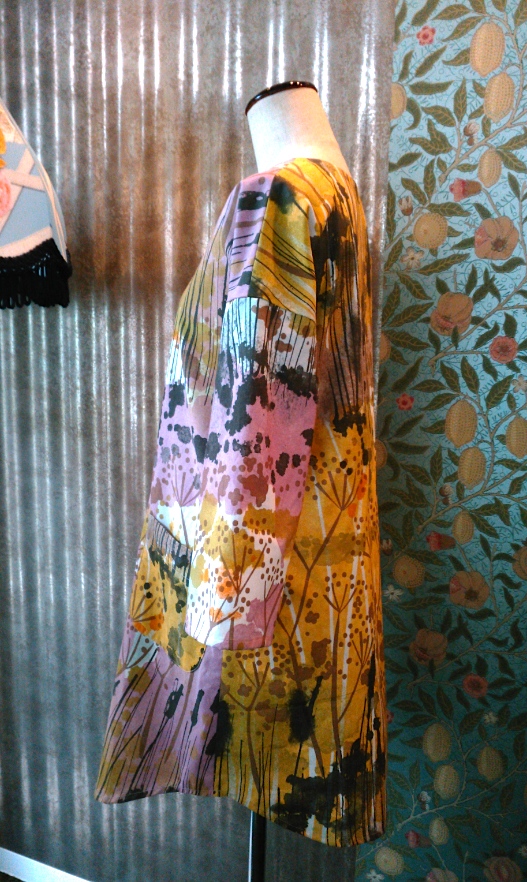 カーテン生地で作る洋服_c0157866_1955322.jpg
