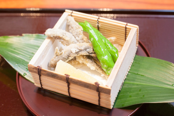 西麻布の隠れ家料亭へ_d0339703_16375467.jpg