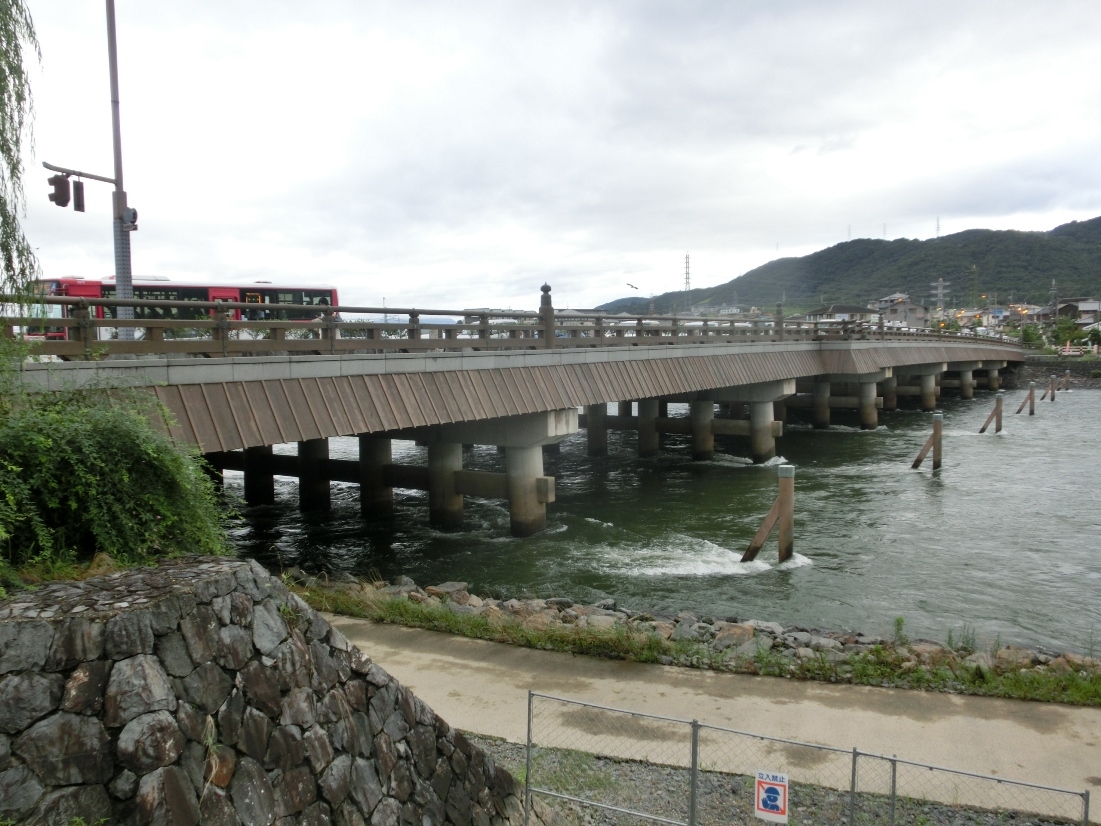 宇治橋　～源氏物語の舞台にもなった、日本三古橋のひとつ～_e0147022_22370749.jpg