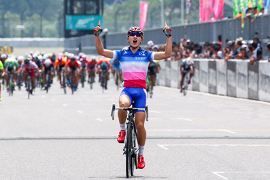 自転車競技・EQAS(エキップアサダ)・渡邉 歩(わたなべ あゆむ)選手を金栄堂サポート!_c0003493_1654440.jpg