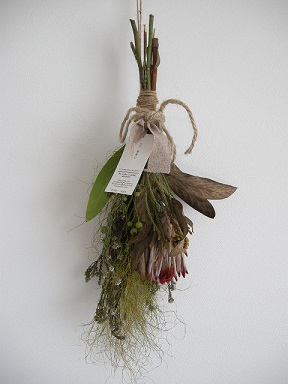 : :花や 草青む × ATELIER ESSENCE 展 ::_e0204865_150244.jpg