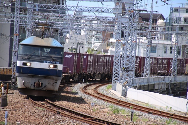 藤田八束の貨物列車写真@山陽本線神戸駅にて・・・・・リオオリンピック始まる、サッカー初戦に惜しい敗戦_d0181492_20551924.jpg