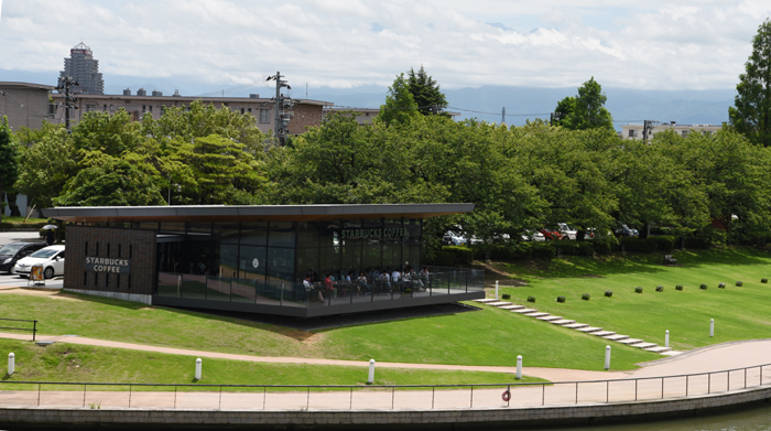 世界一美しい？！富山のスタバ（環水公園店）に行ってきた！スタバ写真アップ_e0171573_17425396.jpg