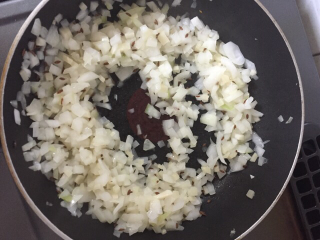 ガネーシュスタッフの「私もできた!ダール・豆と野菜のカリー」_e0145685_16183990.jpg