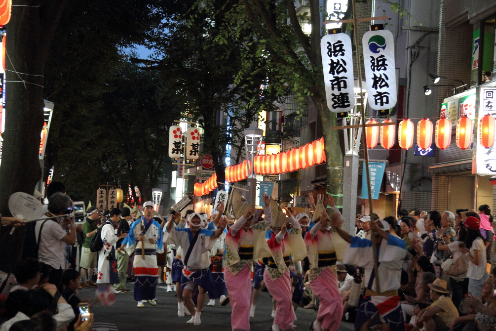 お祭りが始まる頃_b0190710_21261875.jpg